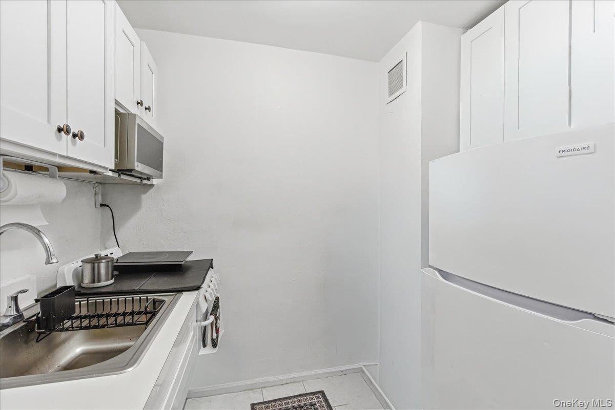 62-59 108th Street, Unit 4C photo 4