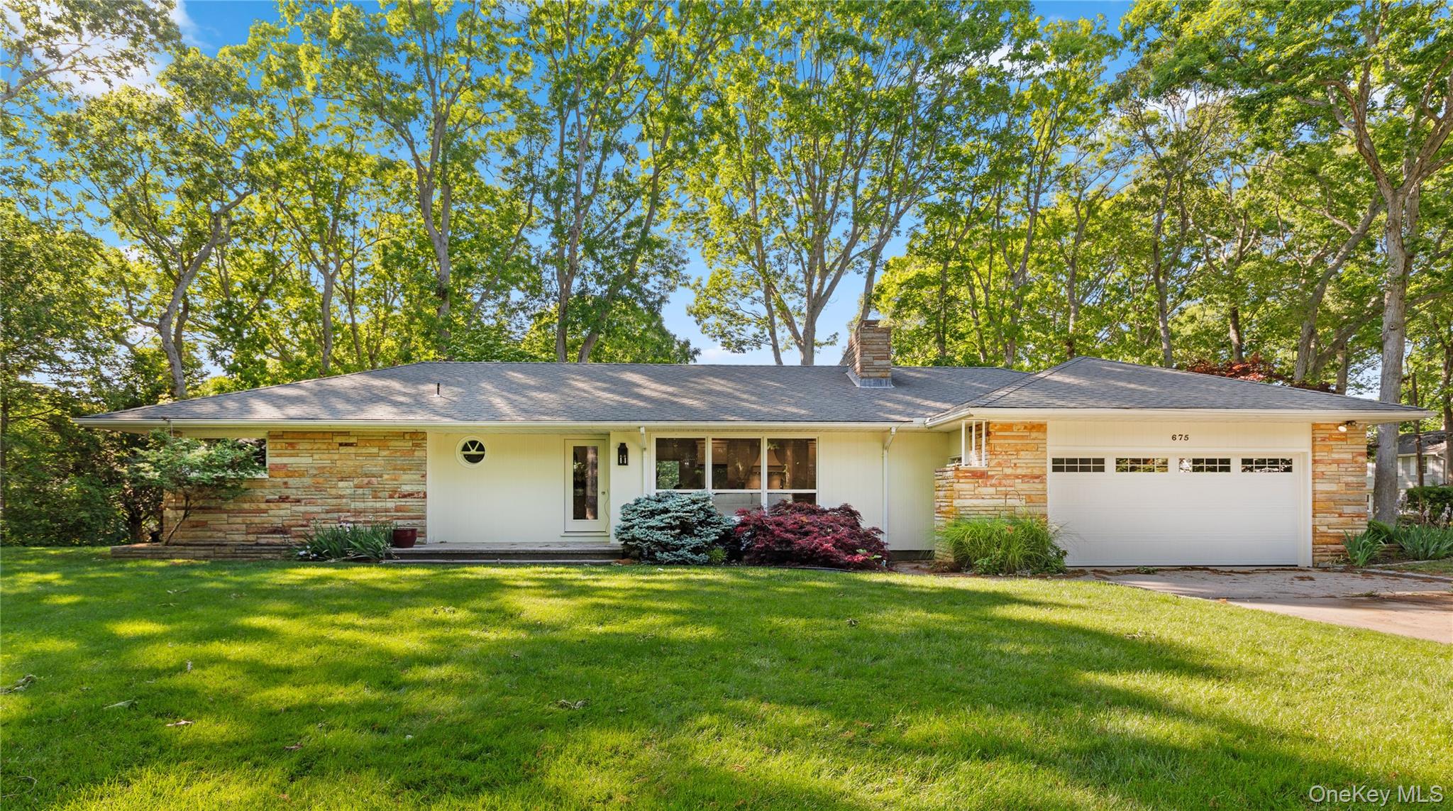 675 Dicks Point Road – For Sale