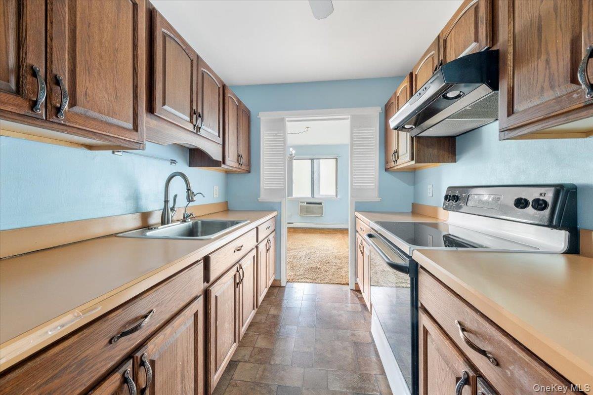 8 Loudon Drive, Unit 13 photo 18