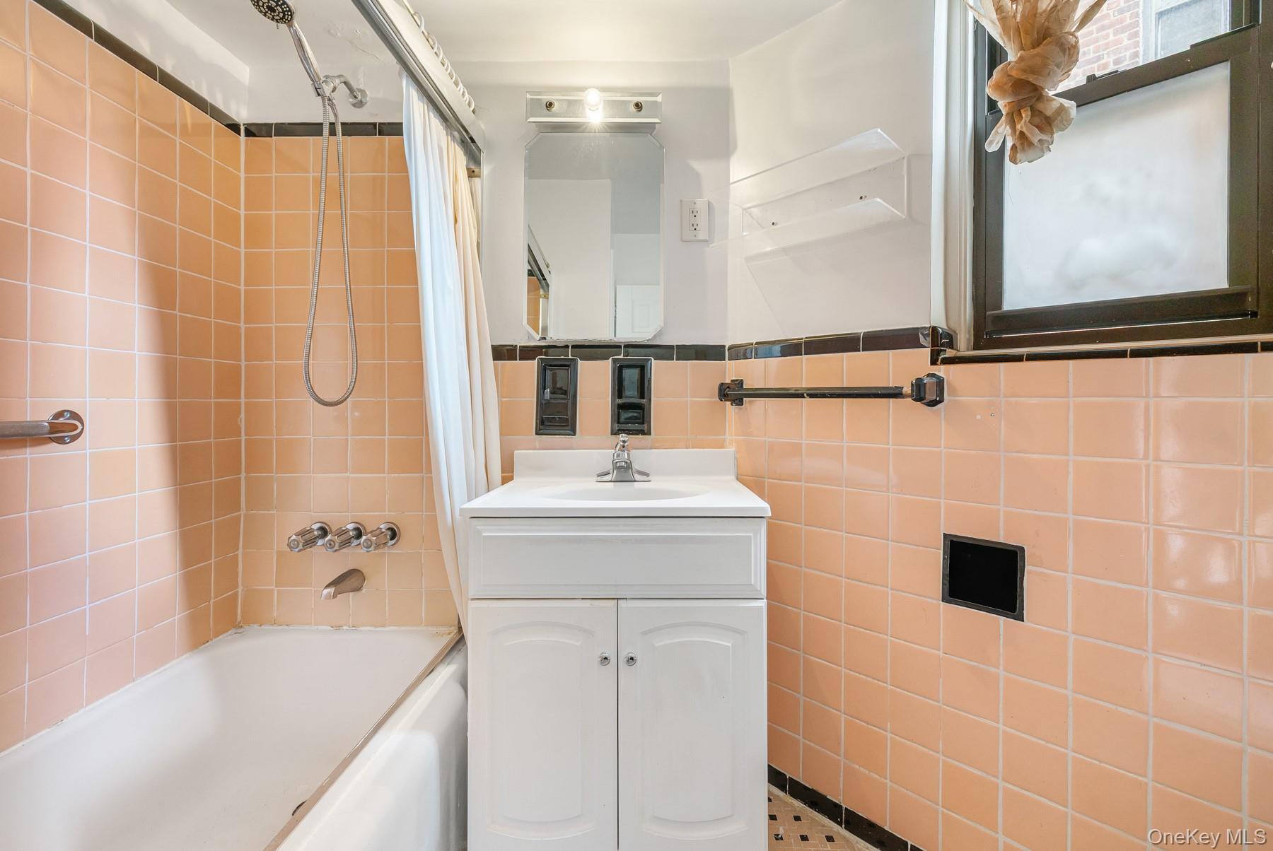 65-35 108 Street, Unit D5 photo 10