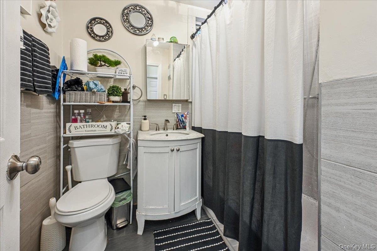 1065 Stell Place – For Sale photo 27