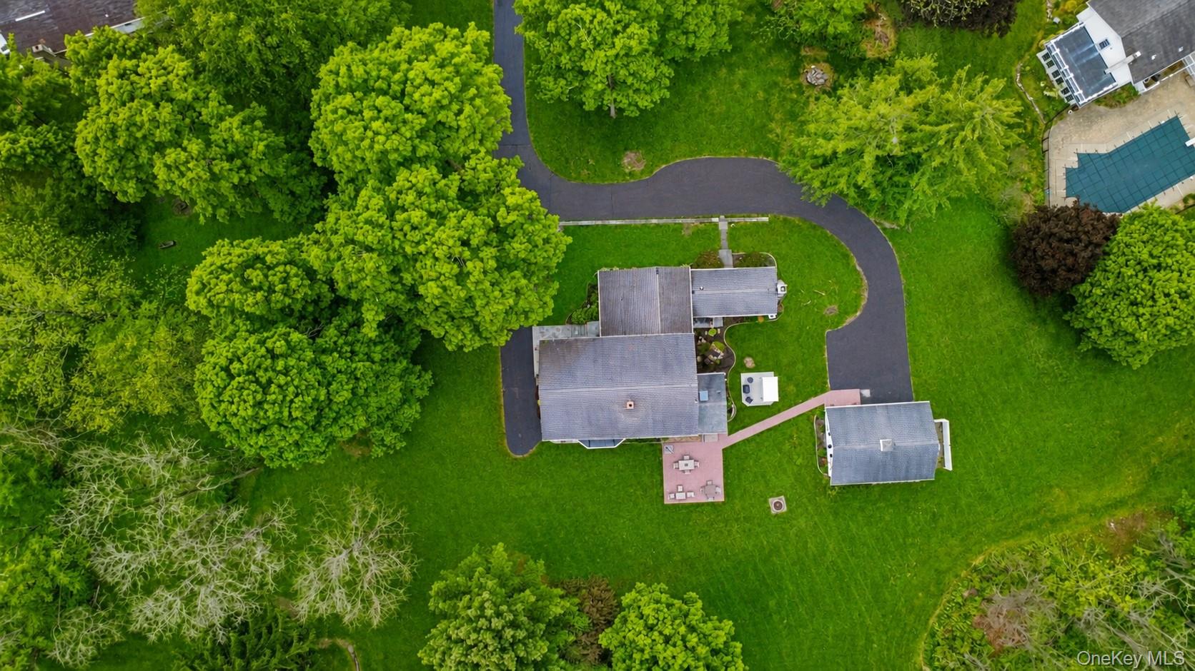 6 Country Club Road – For Sale photo 7