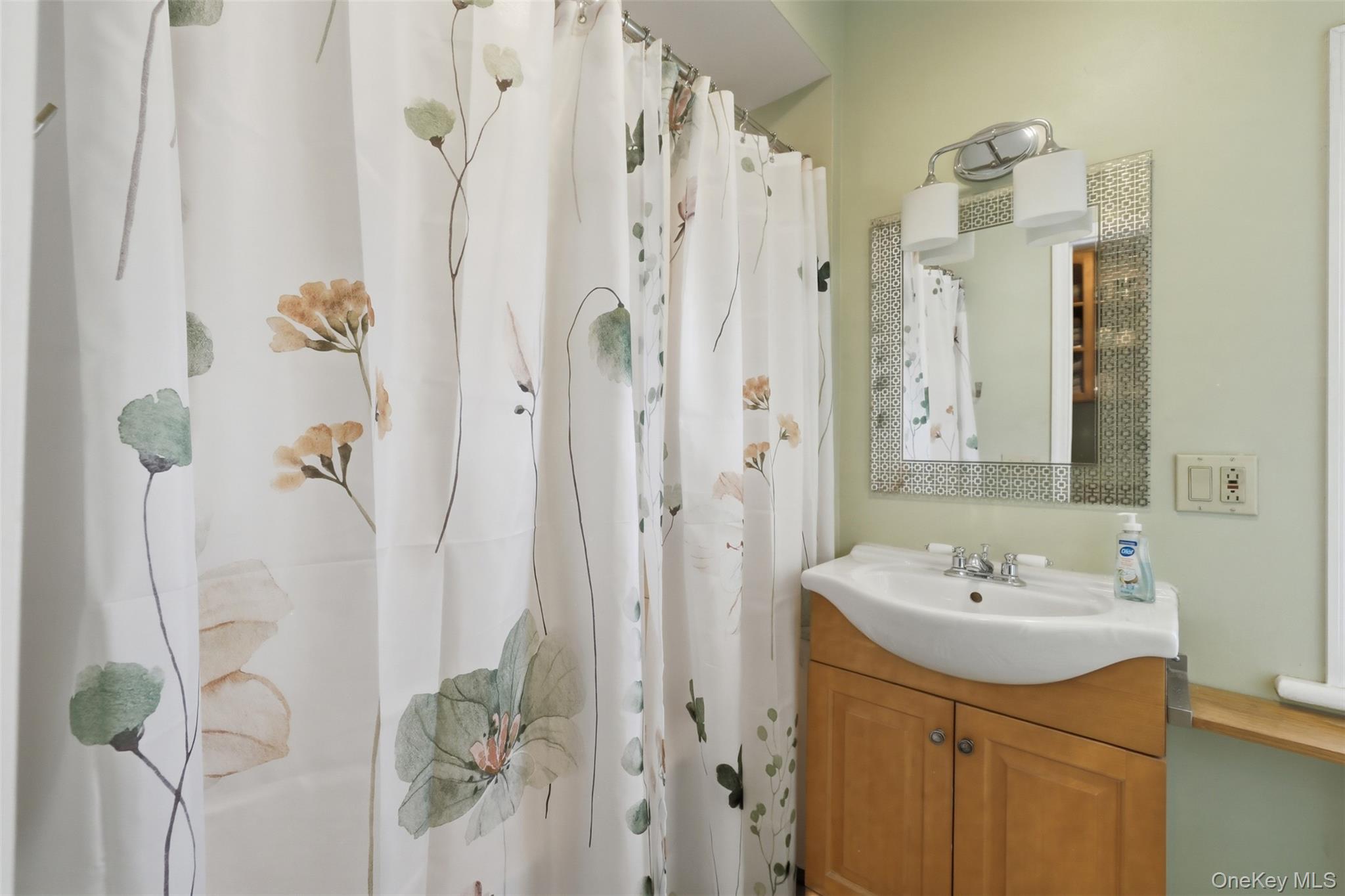 6 Country Club Road – For Sale photo 8