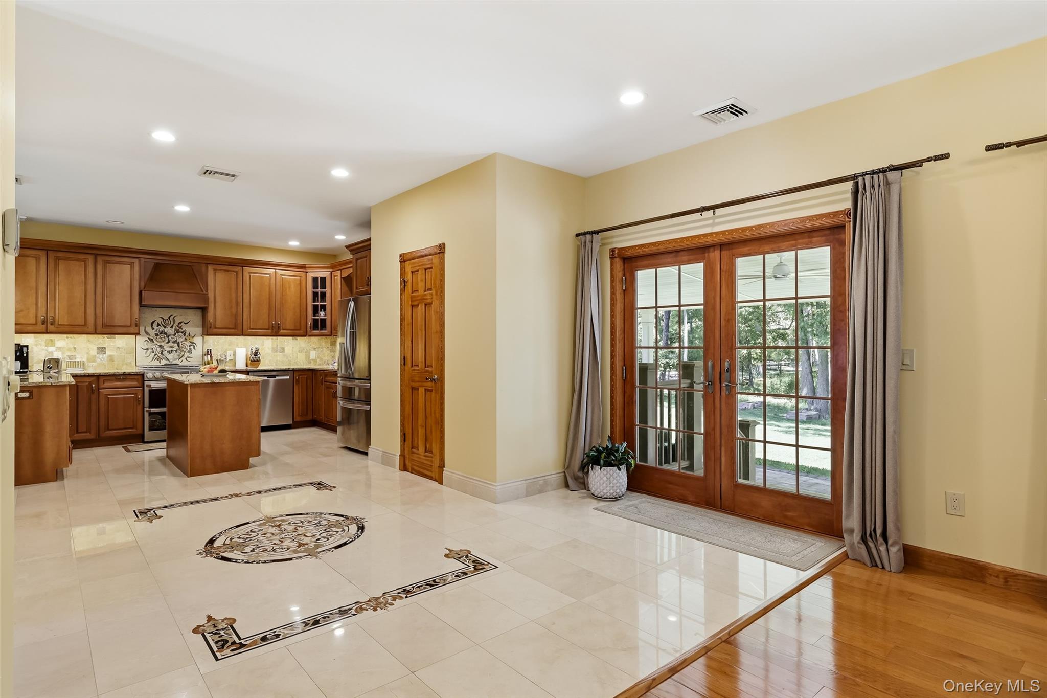 225 Old Willets Path – For Sale photo 10