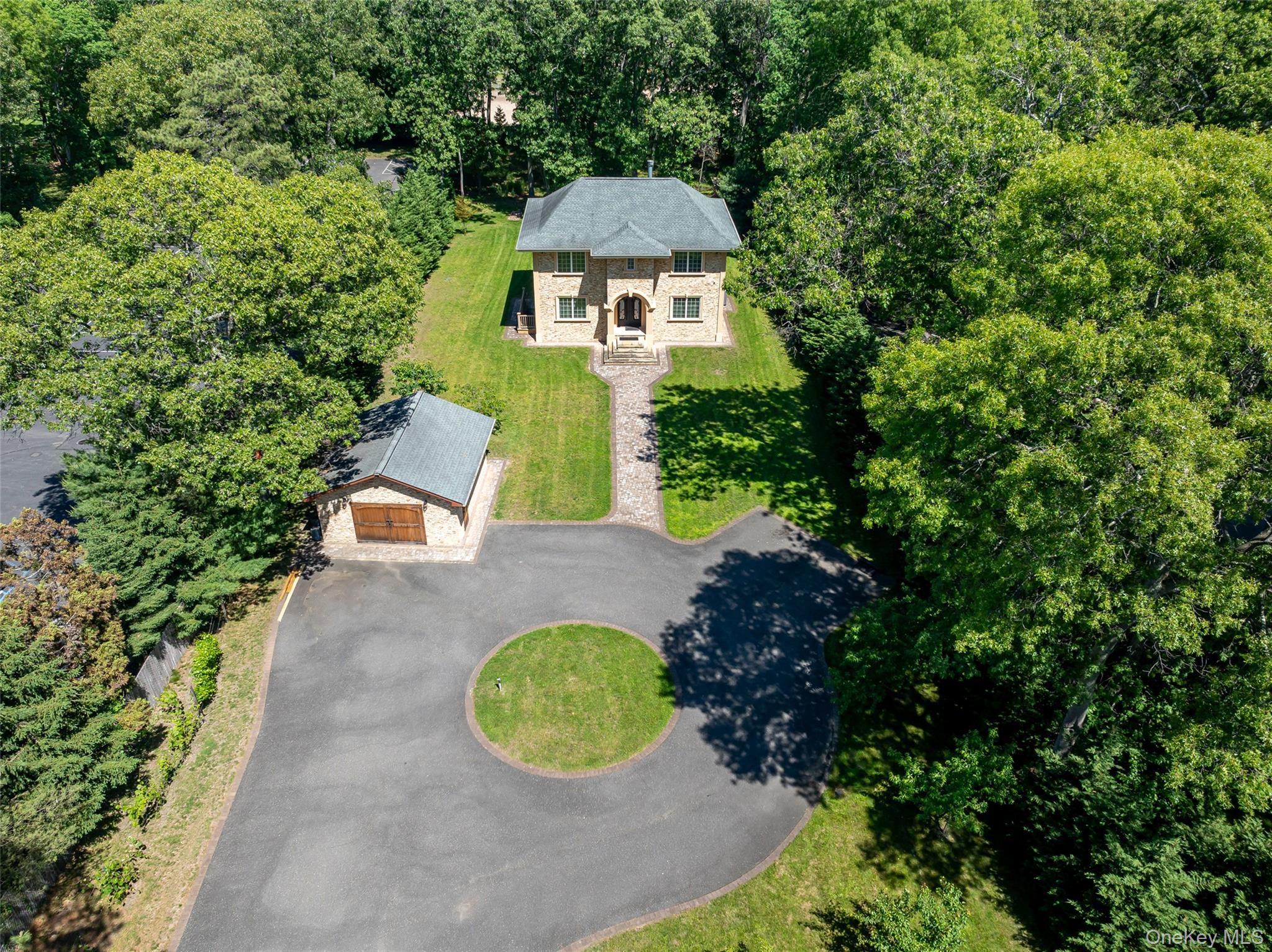 225 Old Willets Path – For Sale photo 32