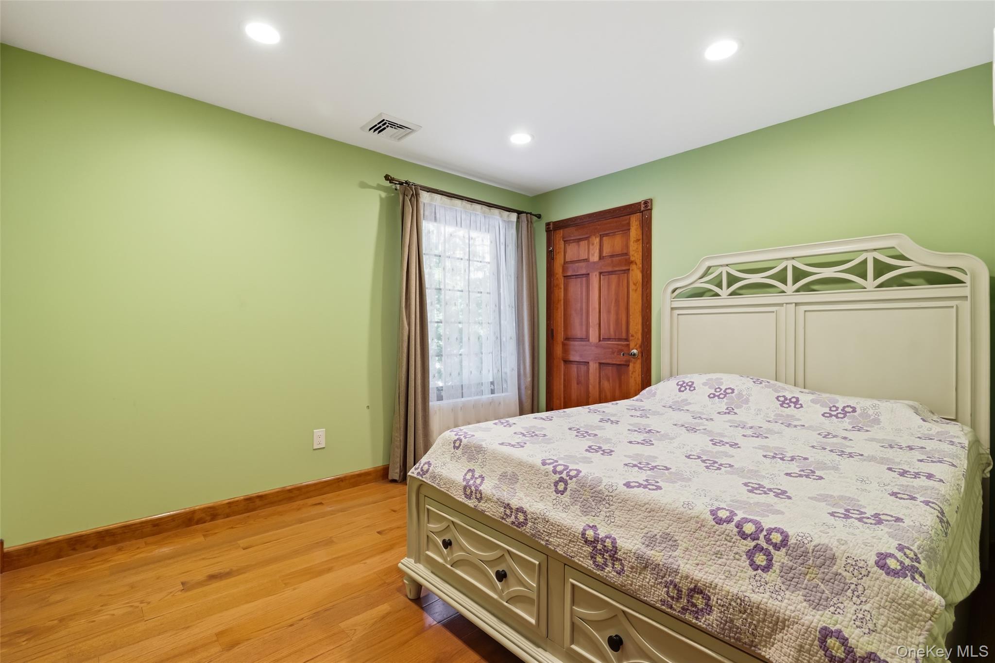 225 Old Willets Path – For Sale photo 24