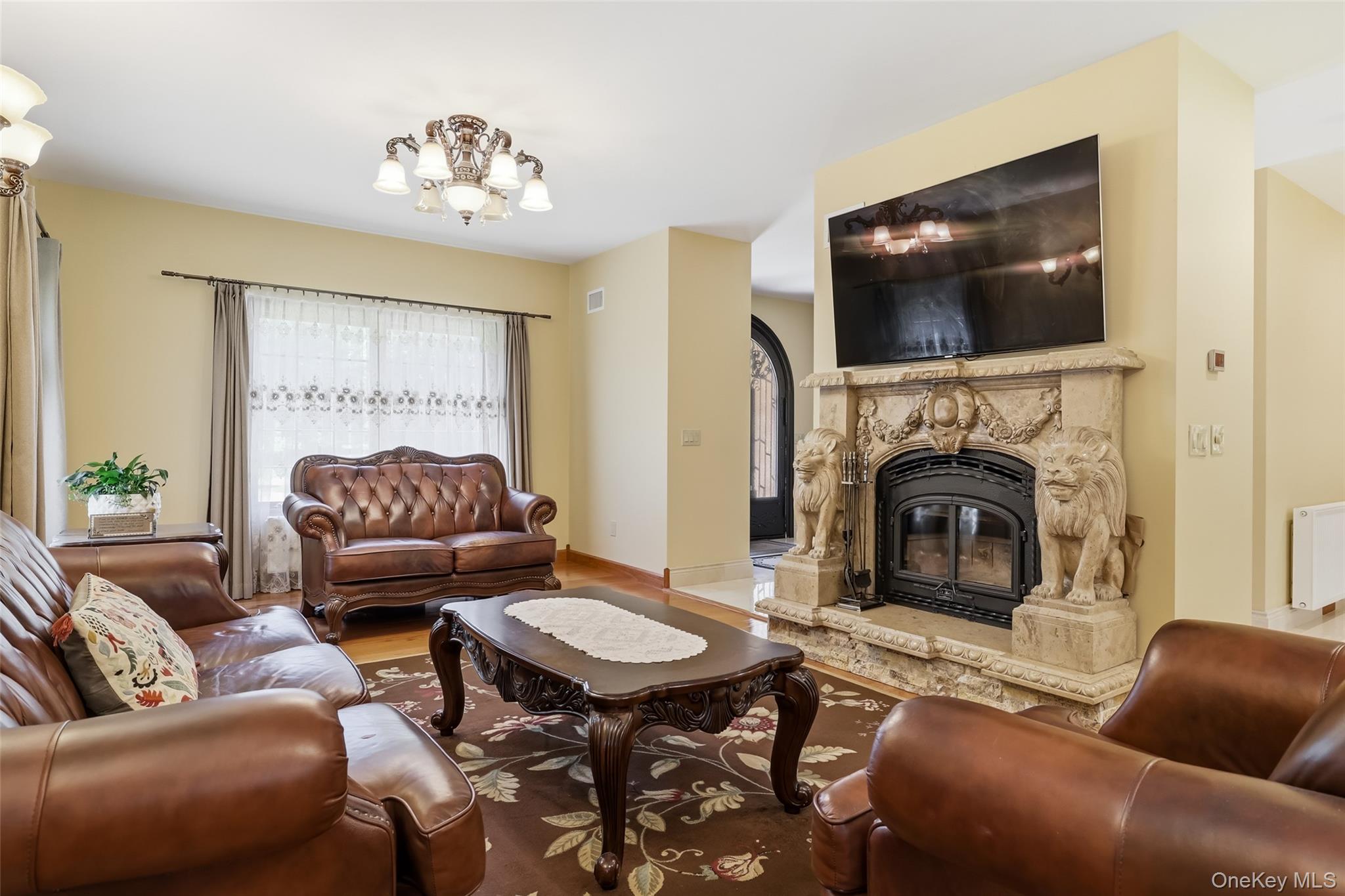 225 Old Willets Path – For Sale photo 15