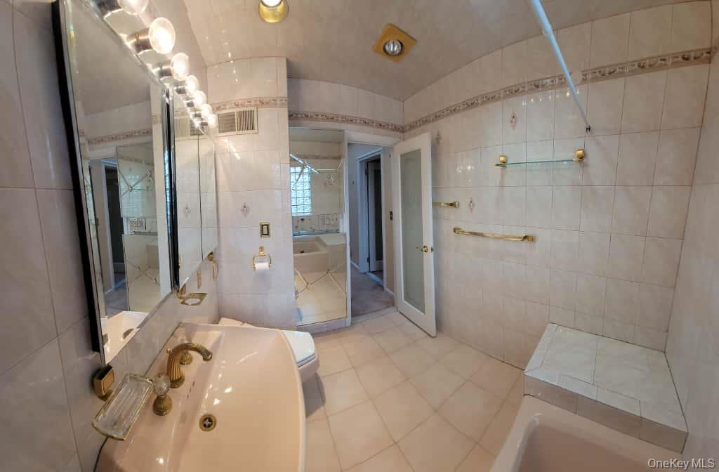 186-20 Troon Road – For Rent photo 16