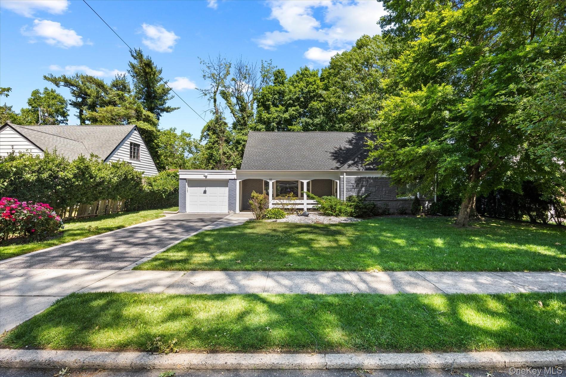 55 Warwick Road – For Rent photo 2