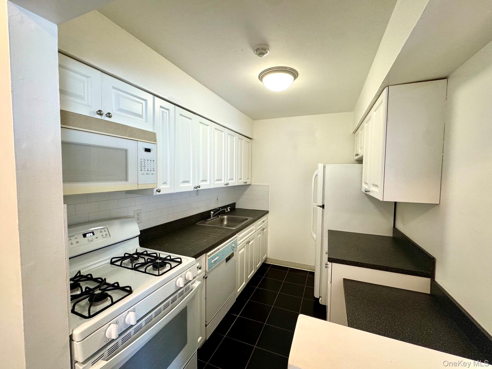 71 Pointe Circle S, Unit 71 photo 2