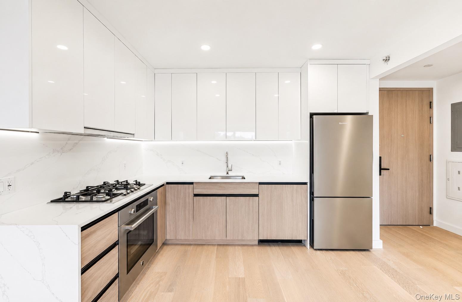 144-49 Northern Blvd, Unit 701 photo 3