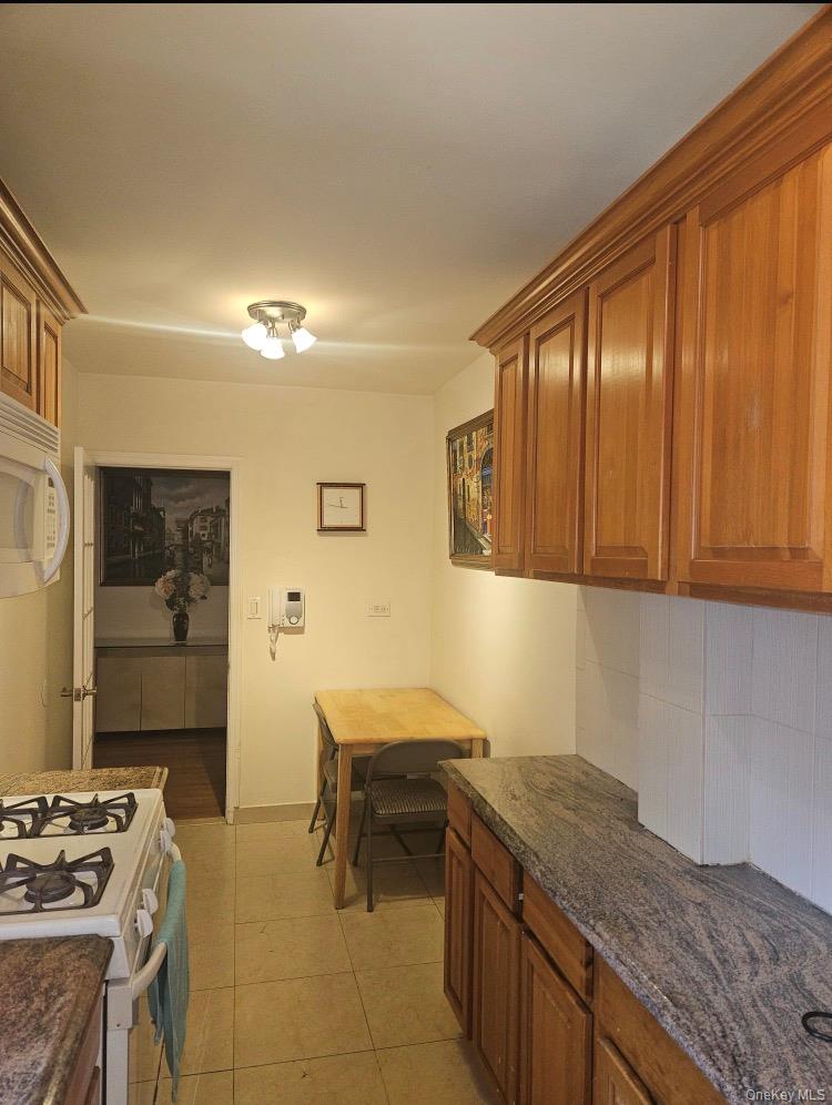 99-15 66 Avenue, Unit 2B photo 6