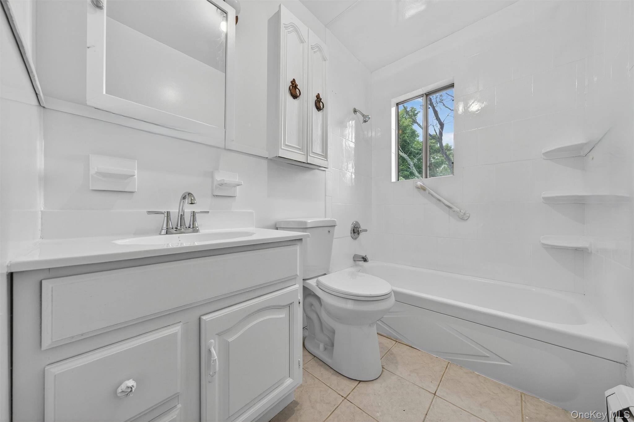 4 Maple Lane – For Sale photo 14