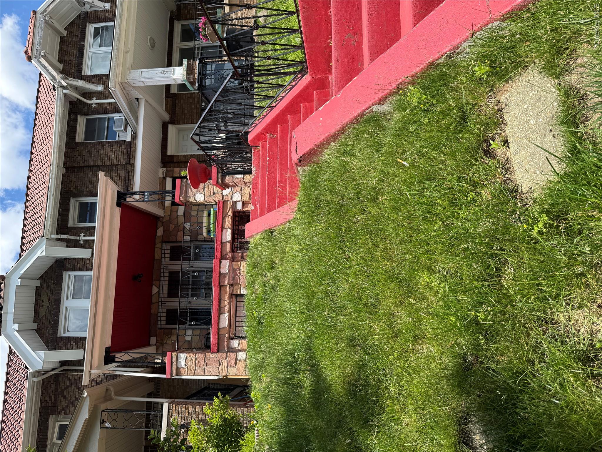 155 Sunnyside Avenue – For Sale