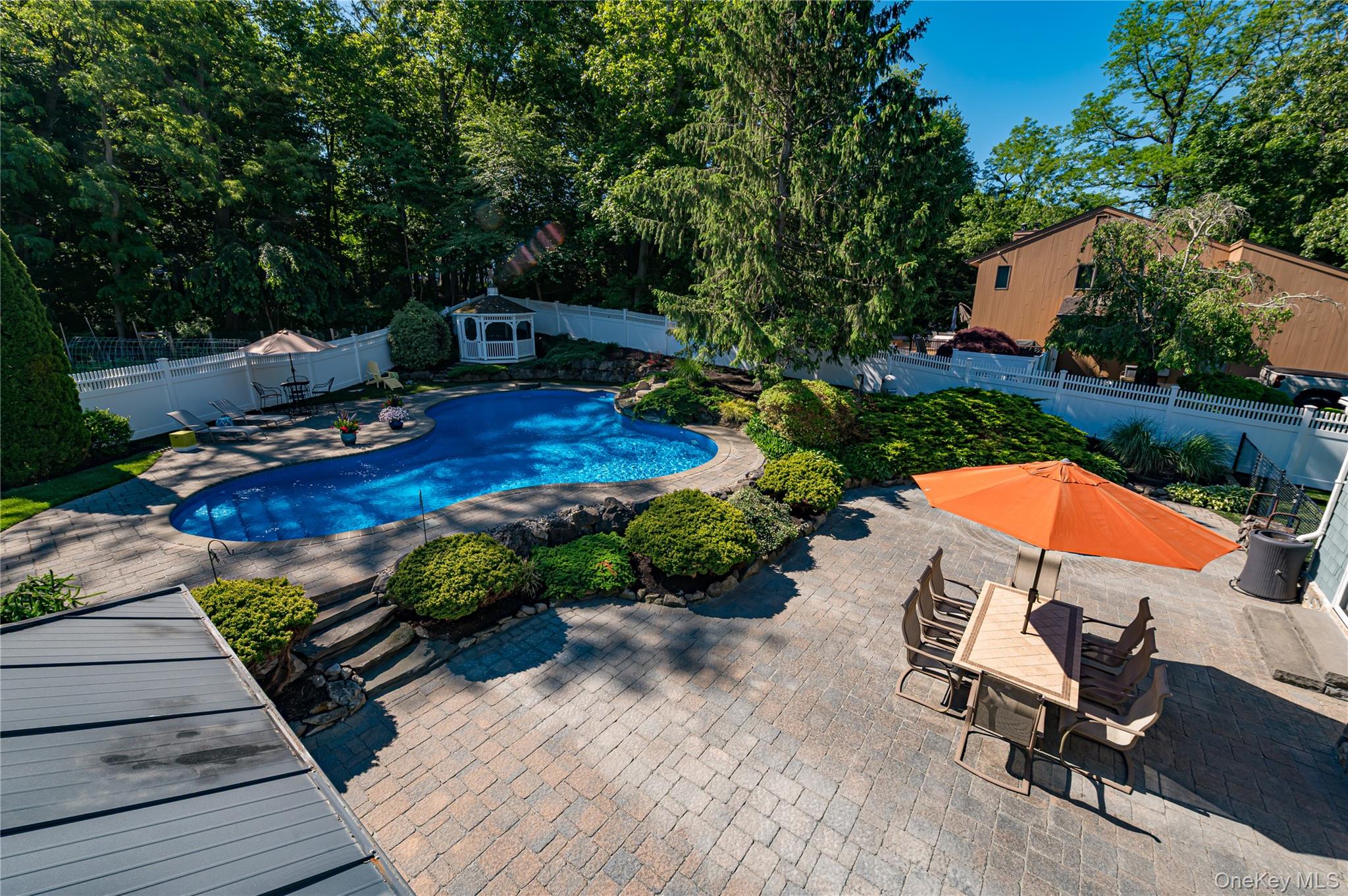 130 N Country Road – For Sale photo 21