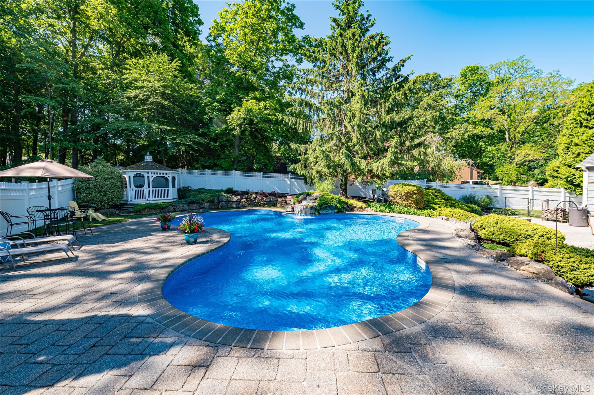 130 N Country Road – For Sale photo 22