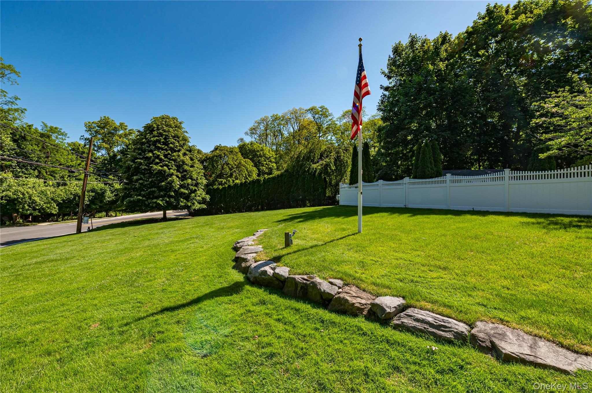 130 N Country Road – For Sale photo 27