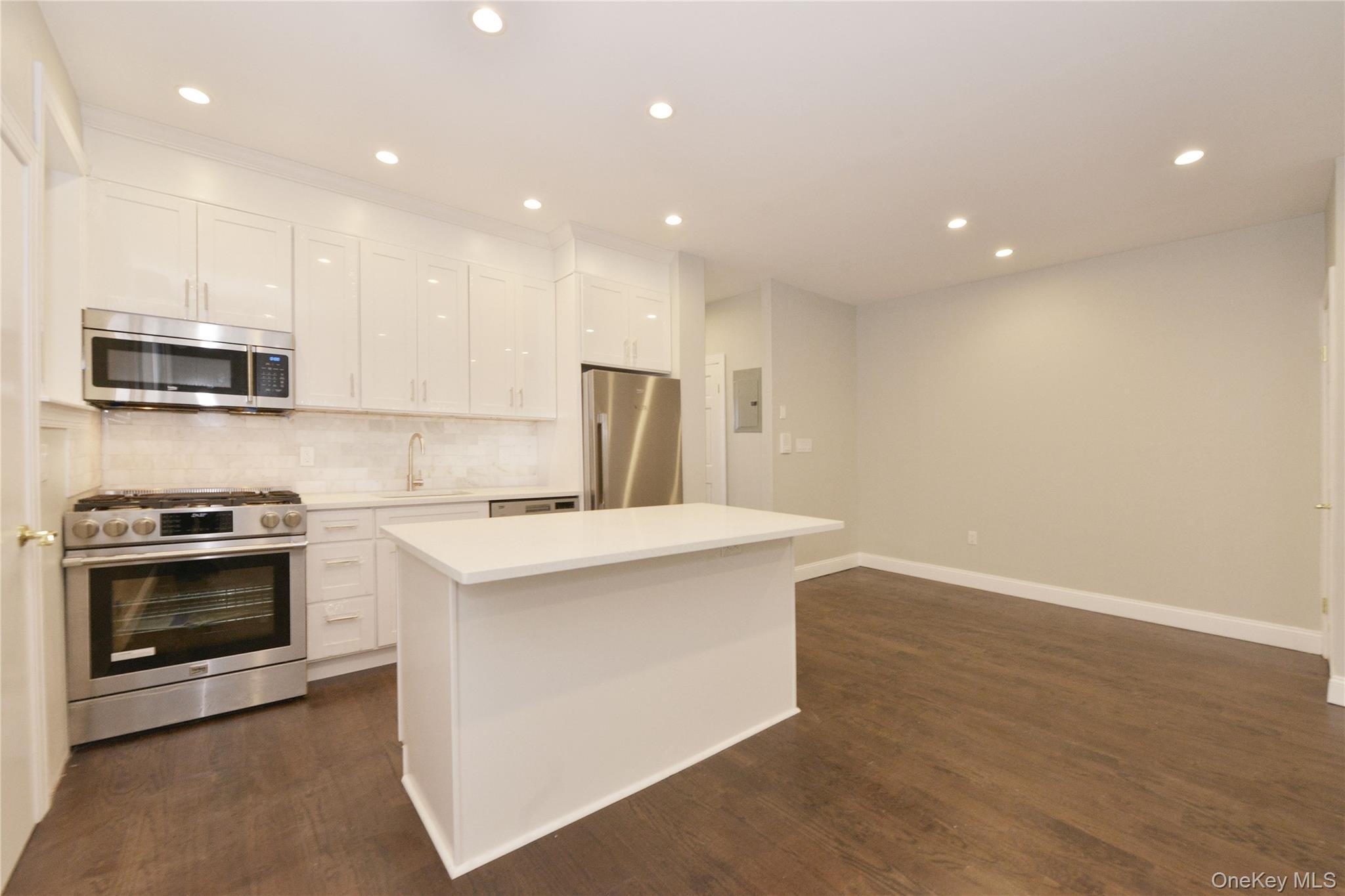 2370 26th Street, Unit 3 Family photo 4