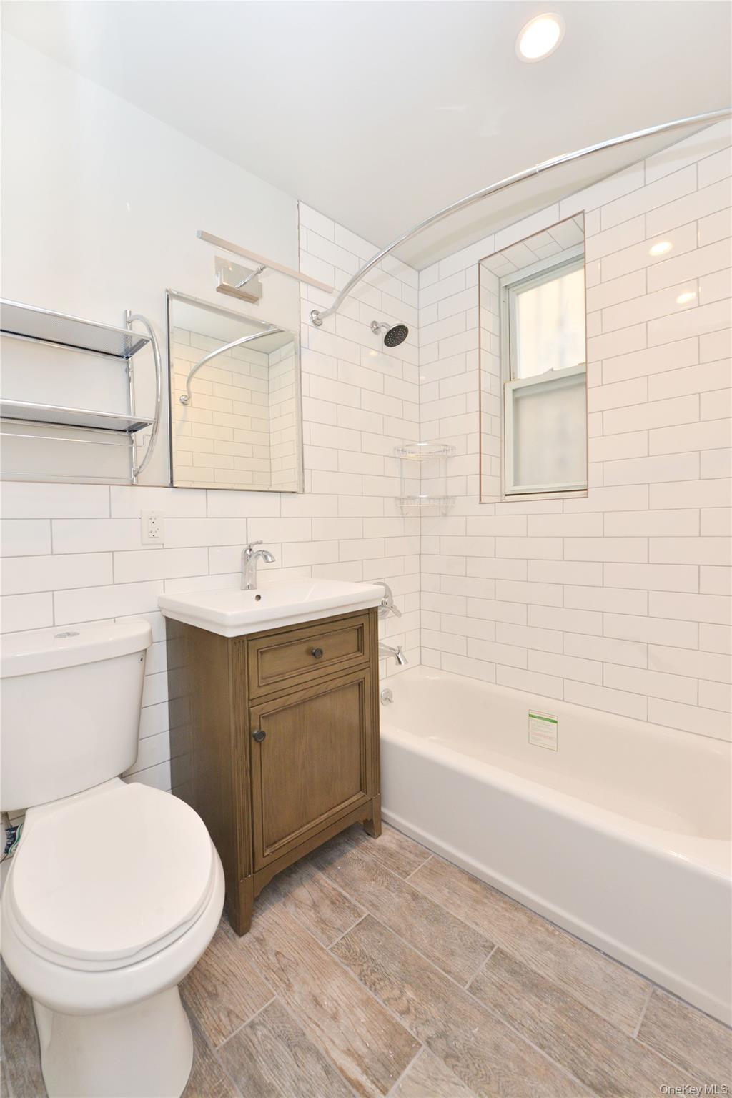 2370 26th Street, Unit 3 Family photo 17