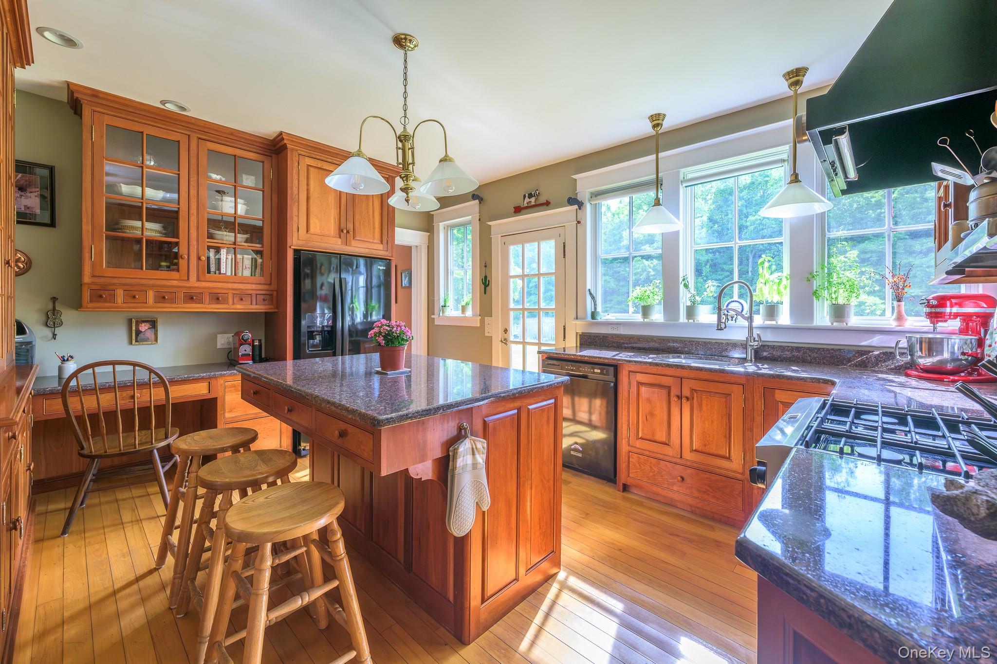 1530 River Road – For Sale photo 18