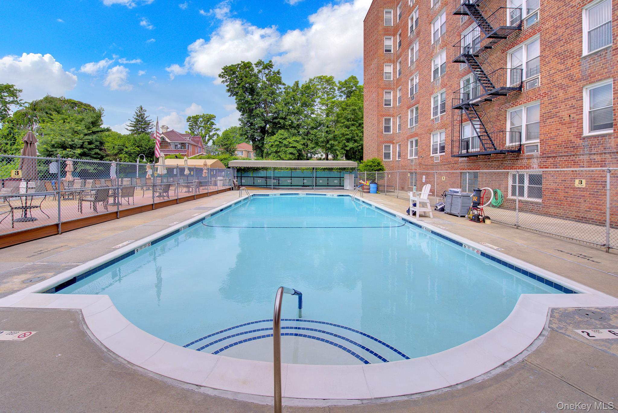 54-44 Little Neck Parkway, Unit 5U photo 13