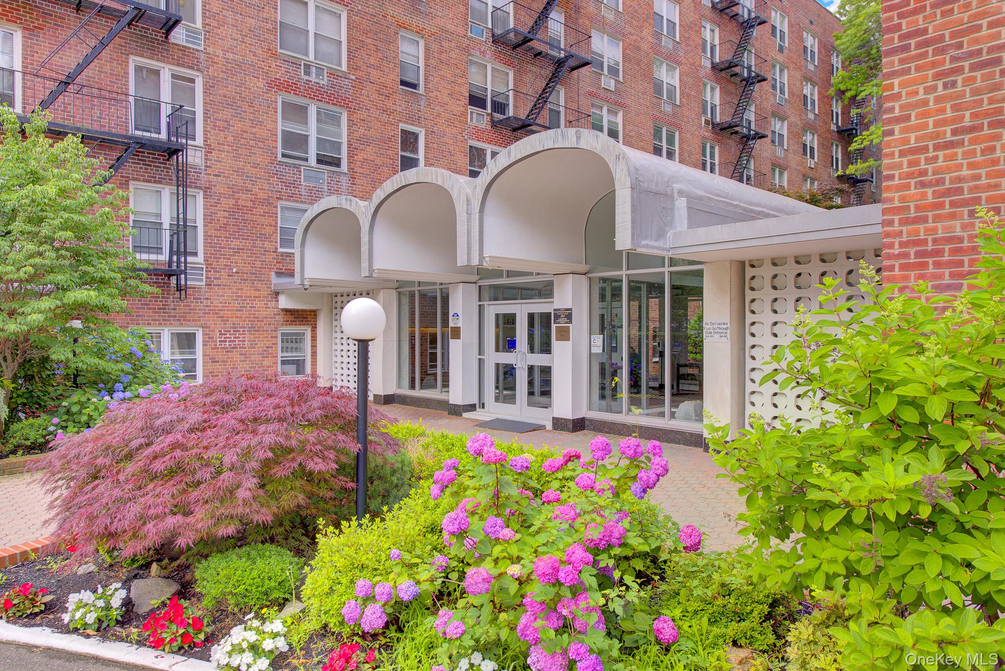 54-44 Little Neck Parkway, Unit 5U photo 22