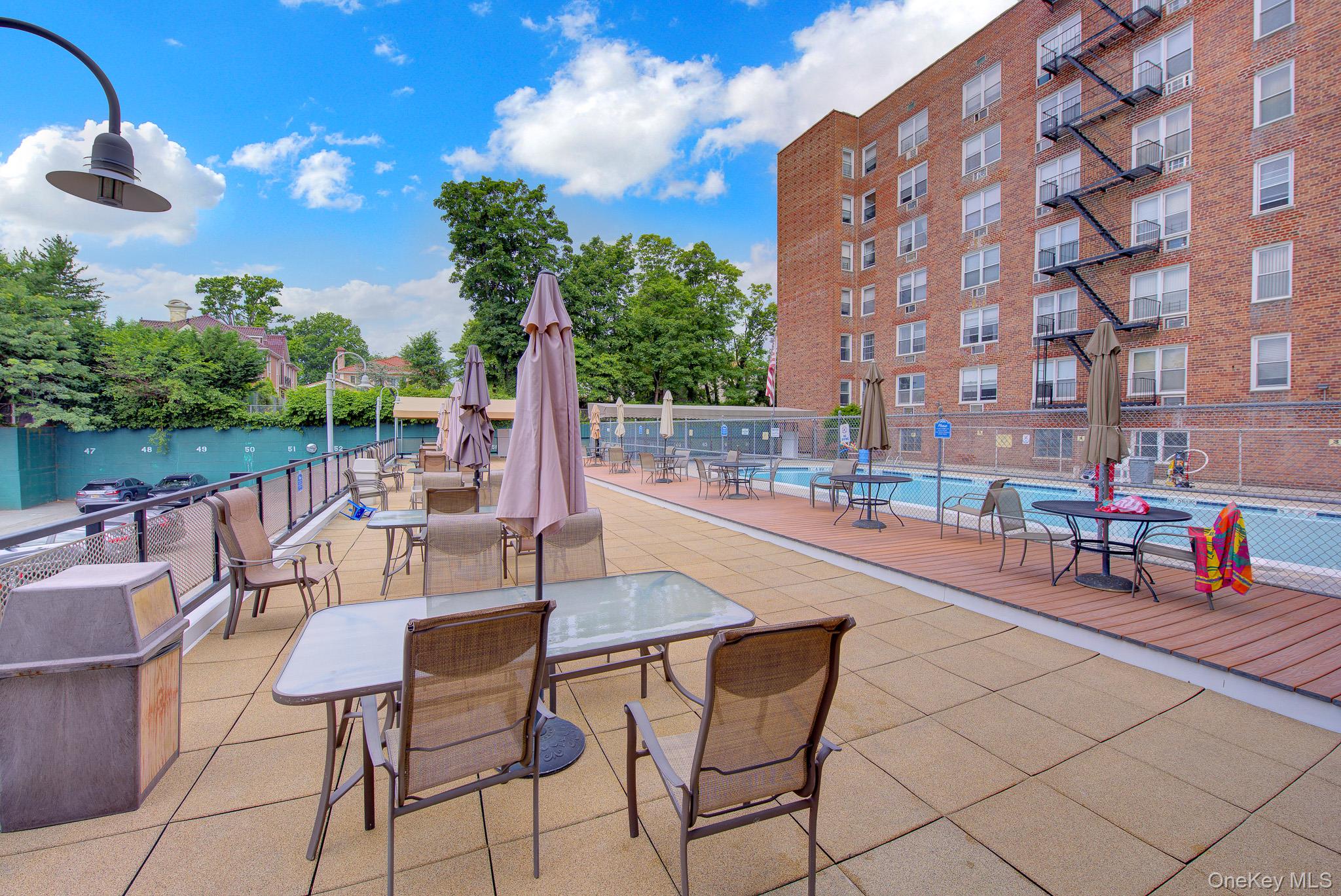 54-44 Little Neck Parkway, Unit 5U photo 32