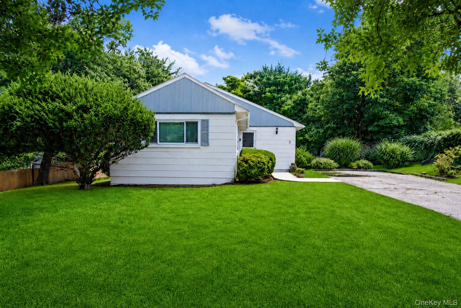 7 Tudor Place – For Rent