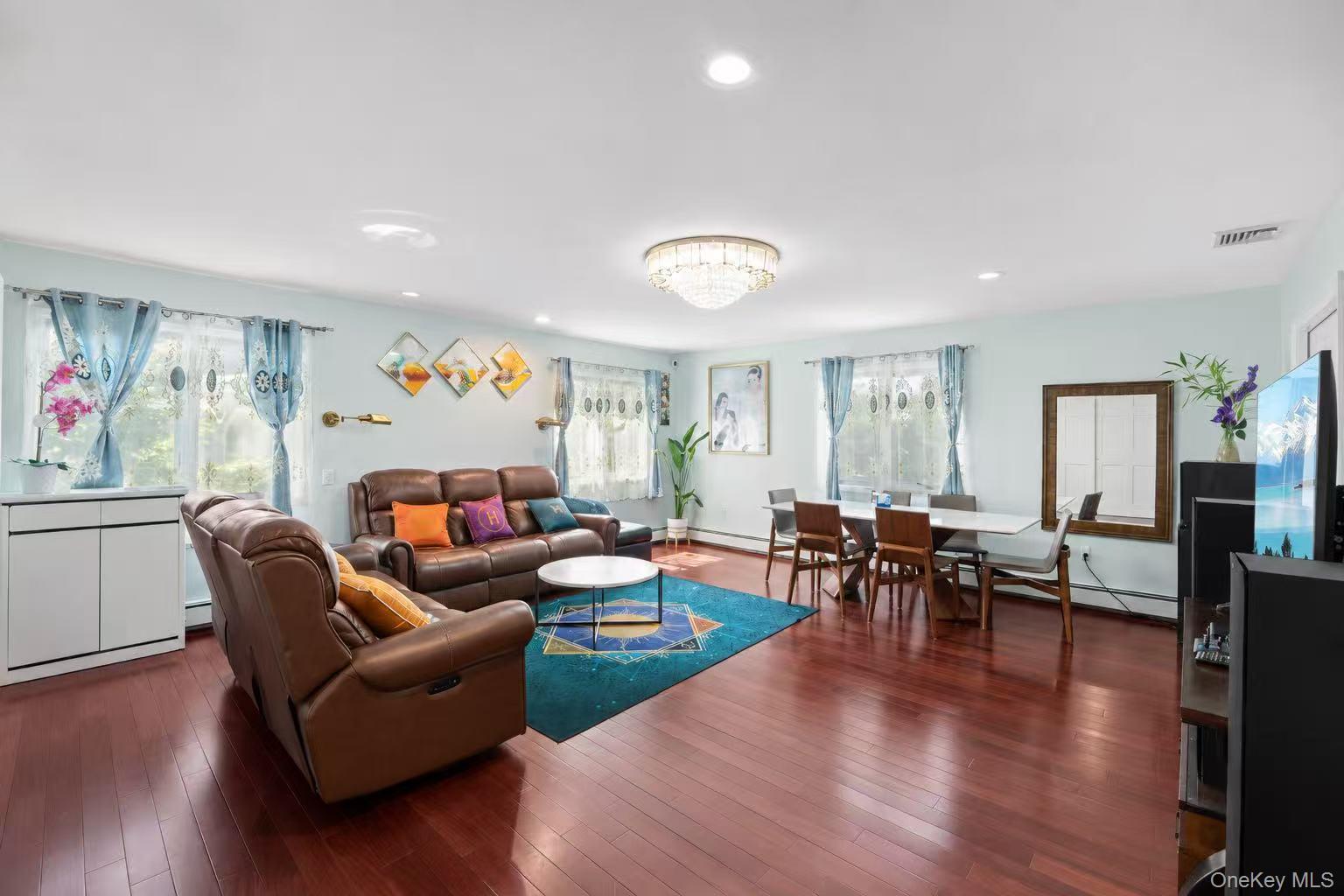 24 Holly Lane – For Sale photo 4