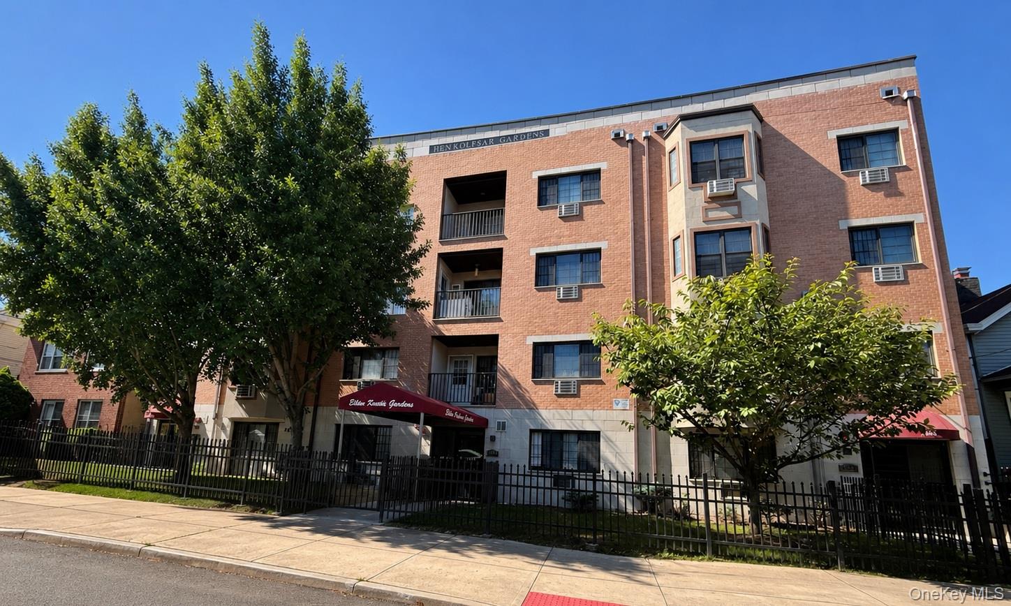 668 E 226th Street – For Sale