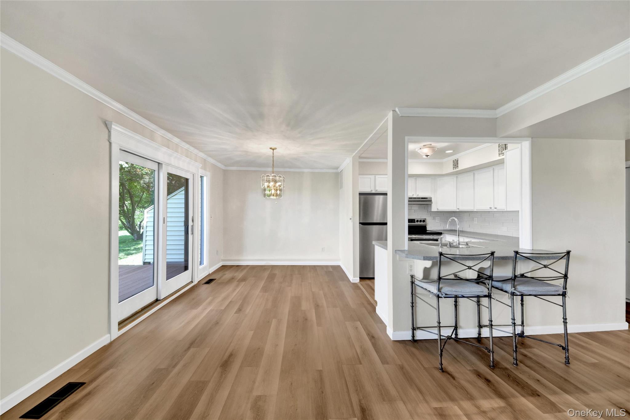 51 Jefferson Oval, Unit E photo 2