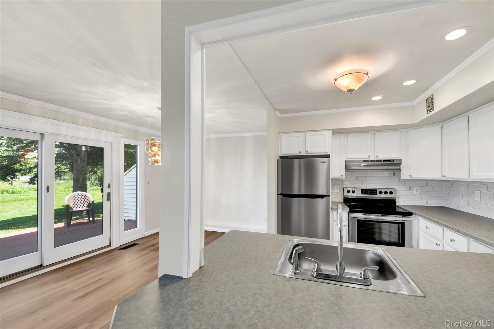 51 Jefferson Oval, Unit E photo 12