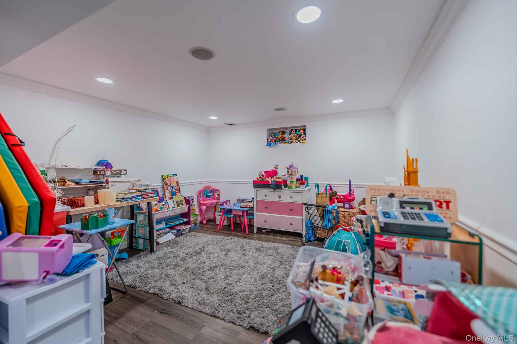 20 Astro Place – For Sale photo 34