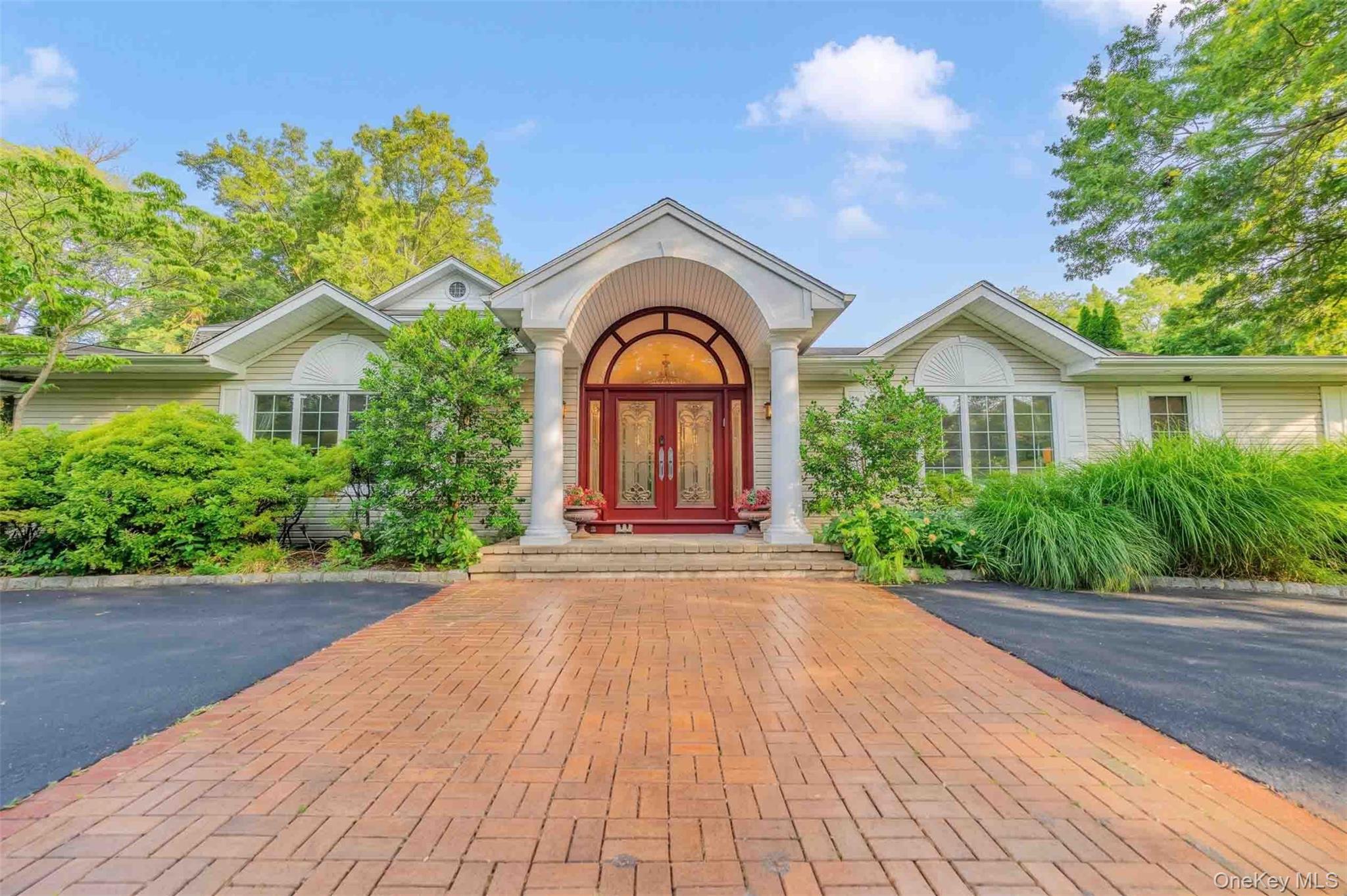20 Astro Place – For Sale photo 3