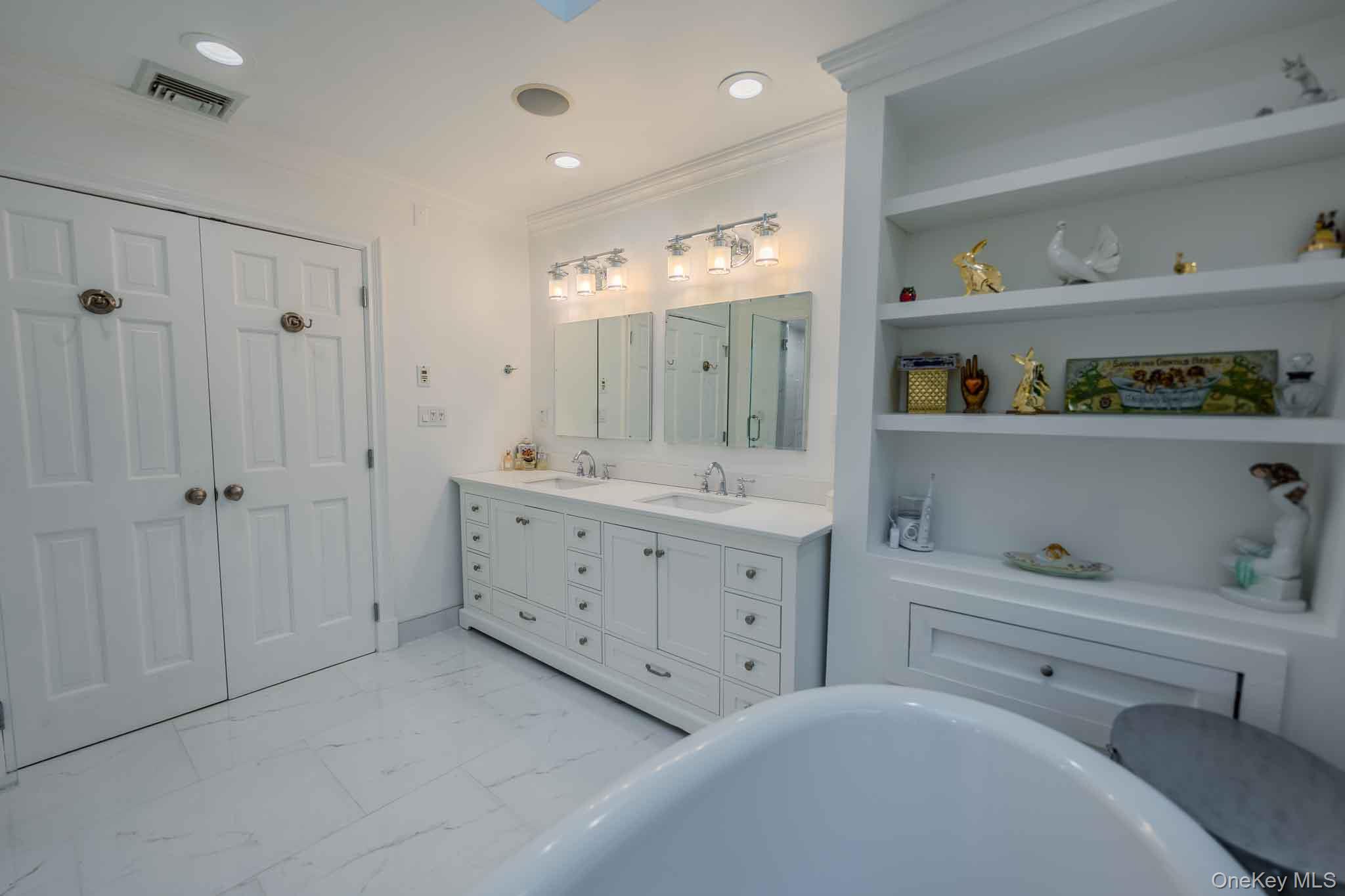 20 Astro Place – For Sale photo 28