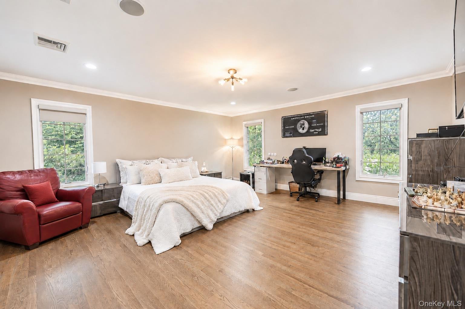 20 Astro Place – For Sale photo 23