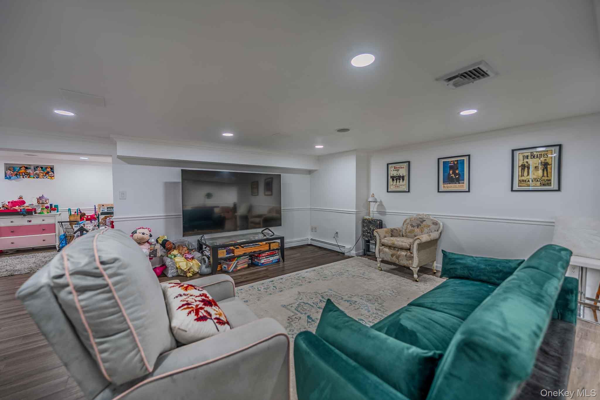 20 Astro Place – For Sale photo 33