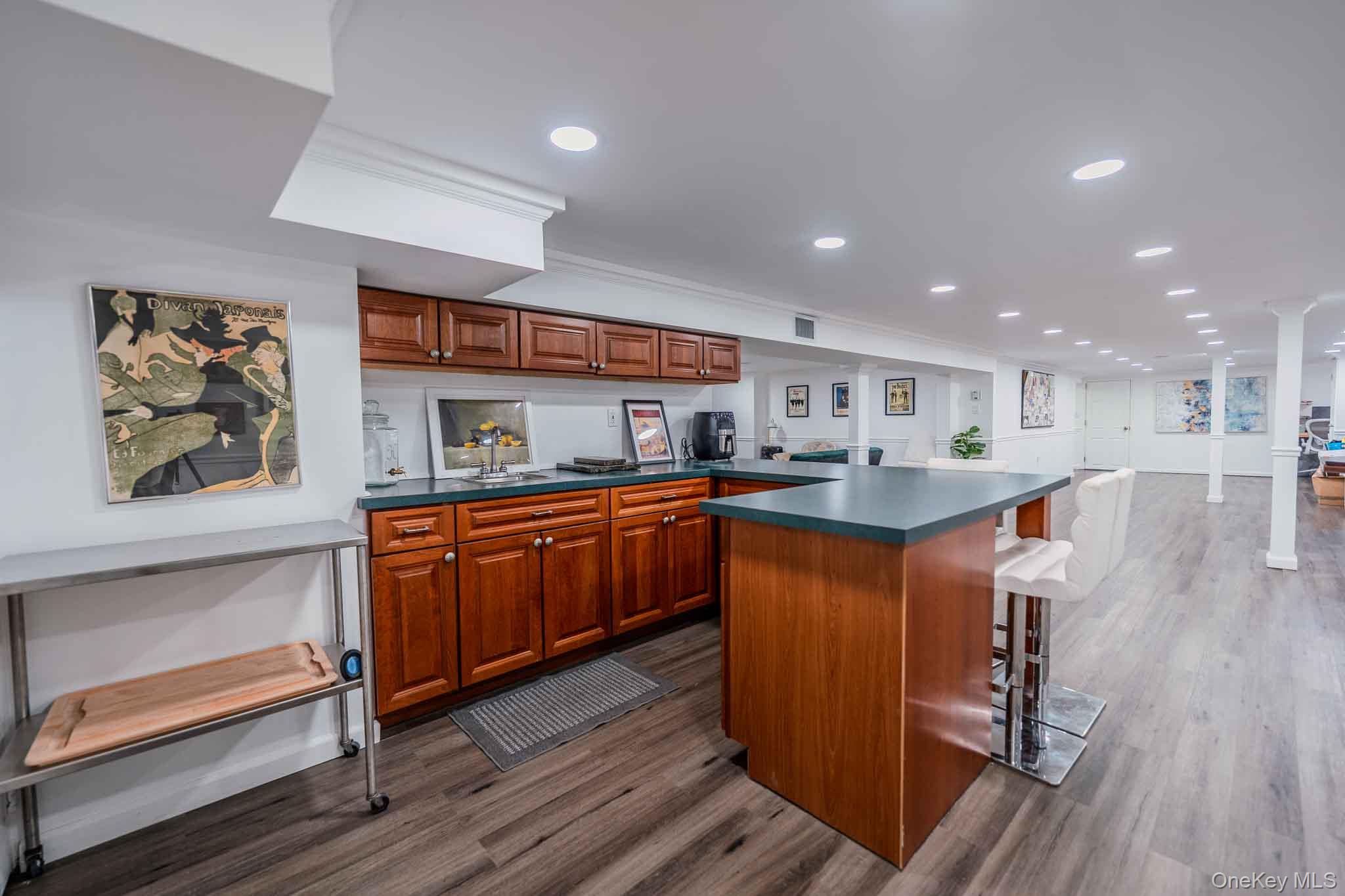 20 Astro Place – For Sale photo 32