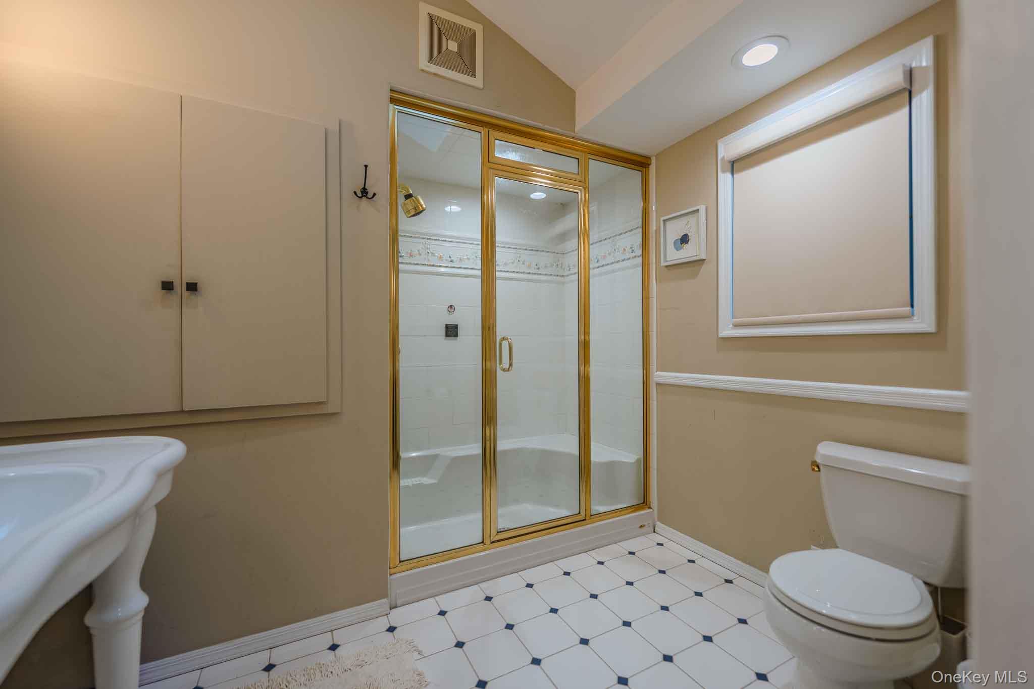 20 Astro Place – For Sale photo 22