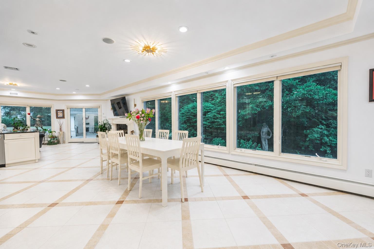 20 Astro Place – For Sale photo 11