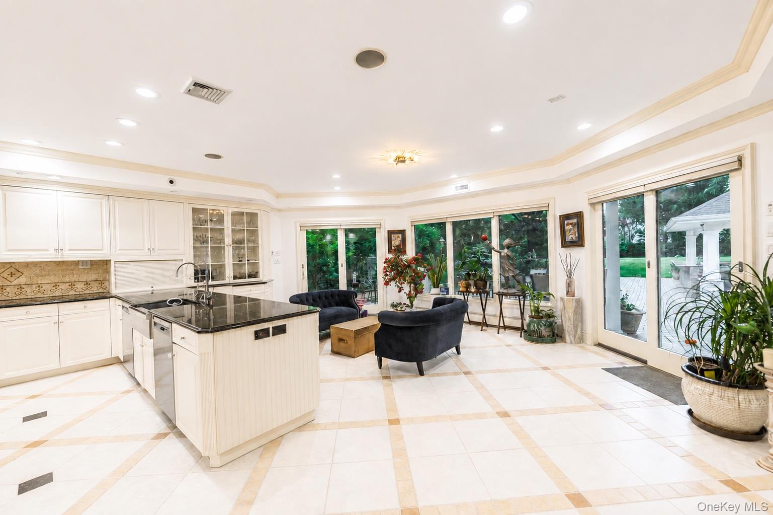 20 Astro Place – For Sale photo 12