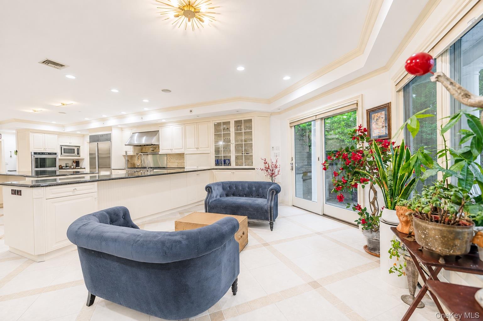 20 Astro Place – For Sale photo 13