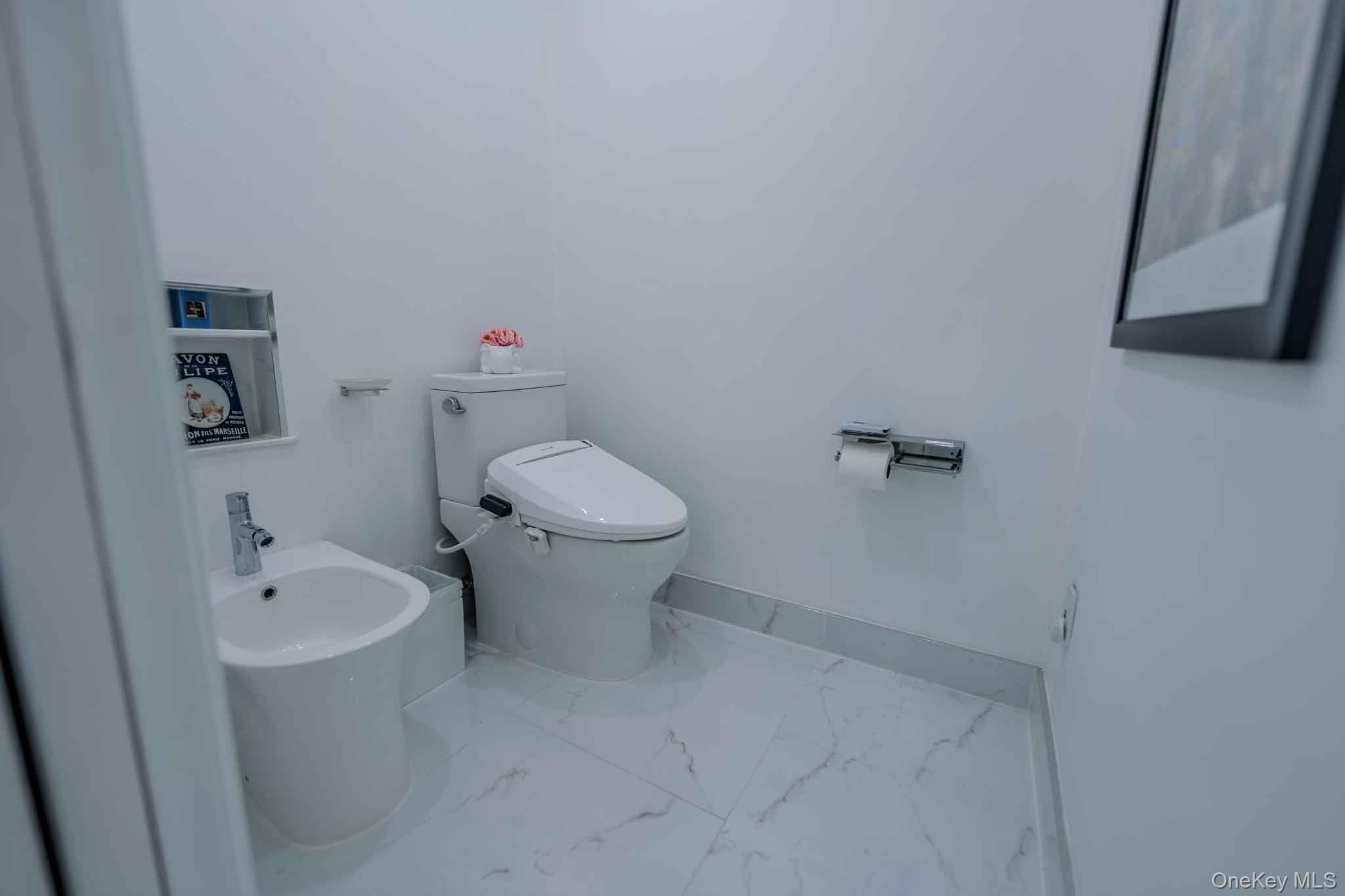 20 Astro Place – For Sale photo 30