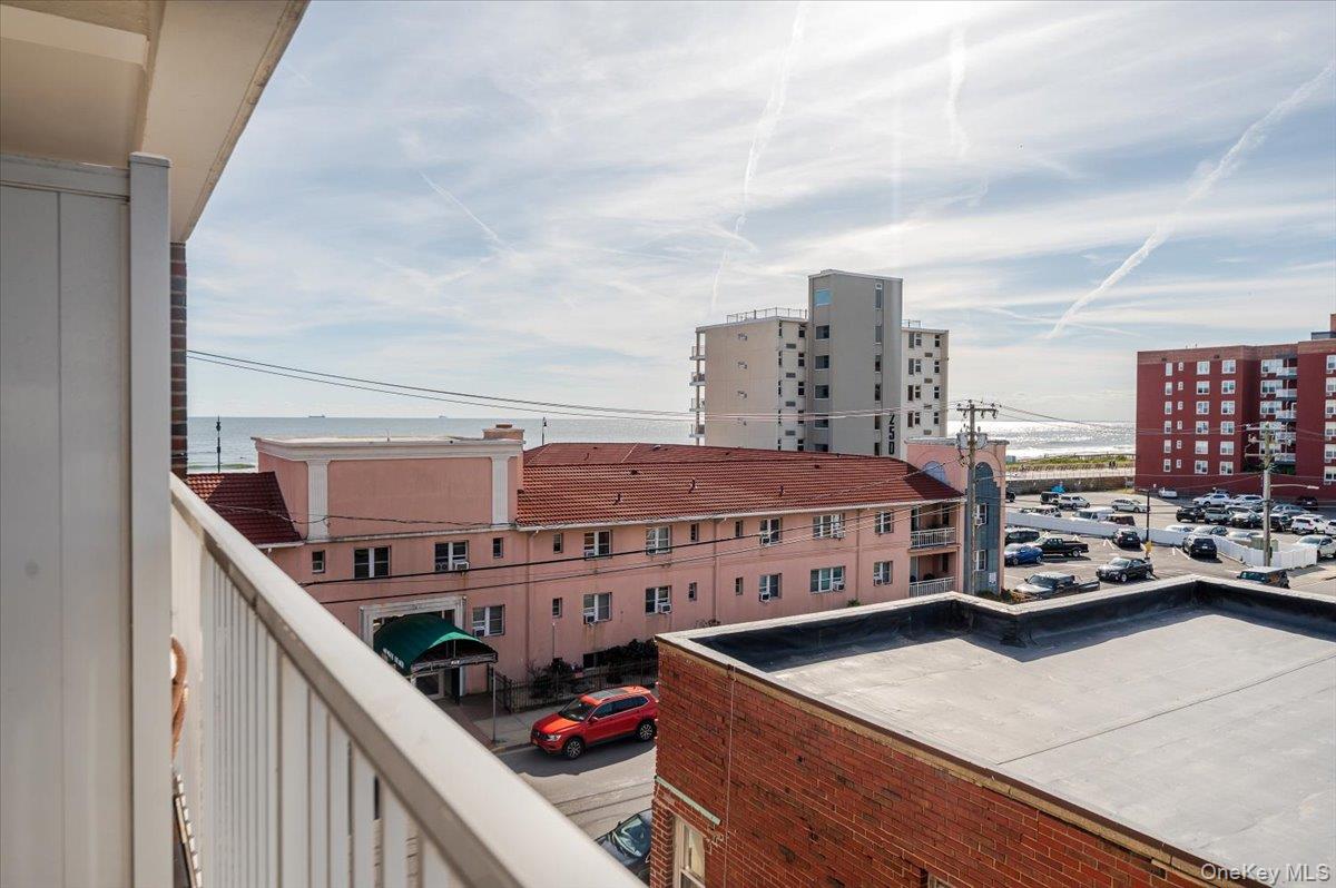 55 Monroe Boulevard, Unit 3P photo 2