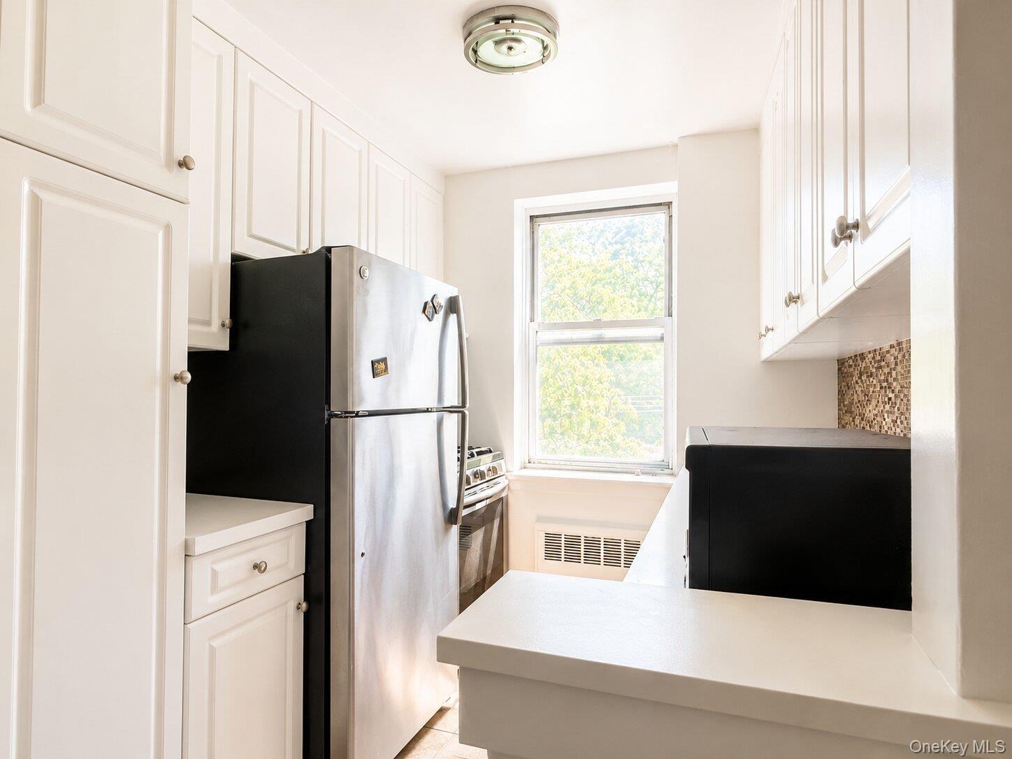 4295 Webster Avenue, Unit 2D photo 6