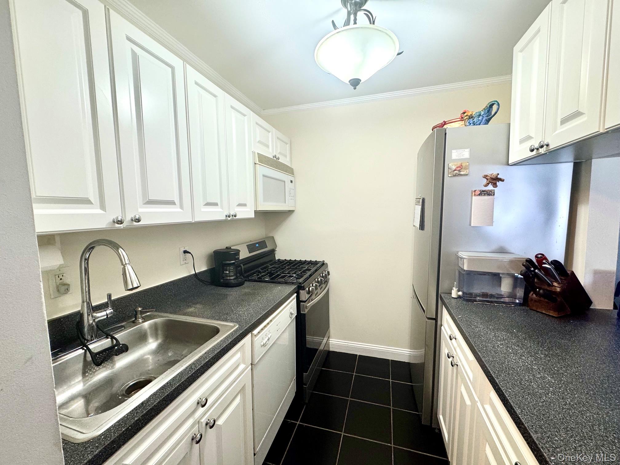 1 Aspen Court, Unit 1A photo 2