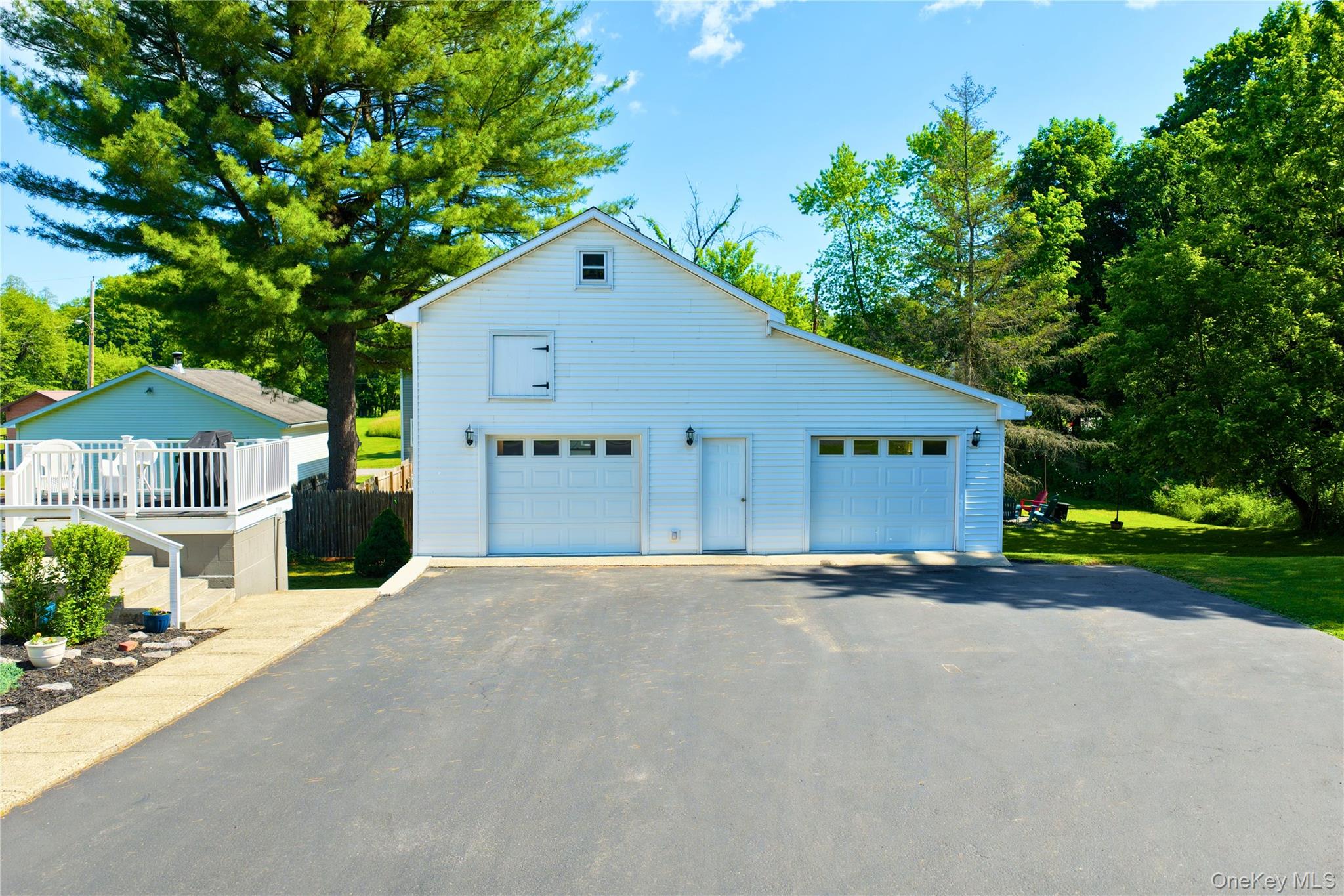 470 W Main Street – For Sale photo 4