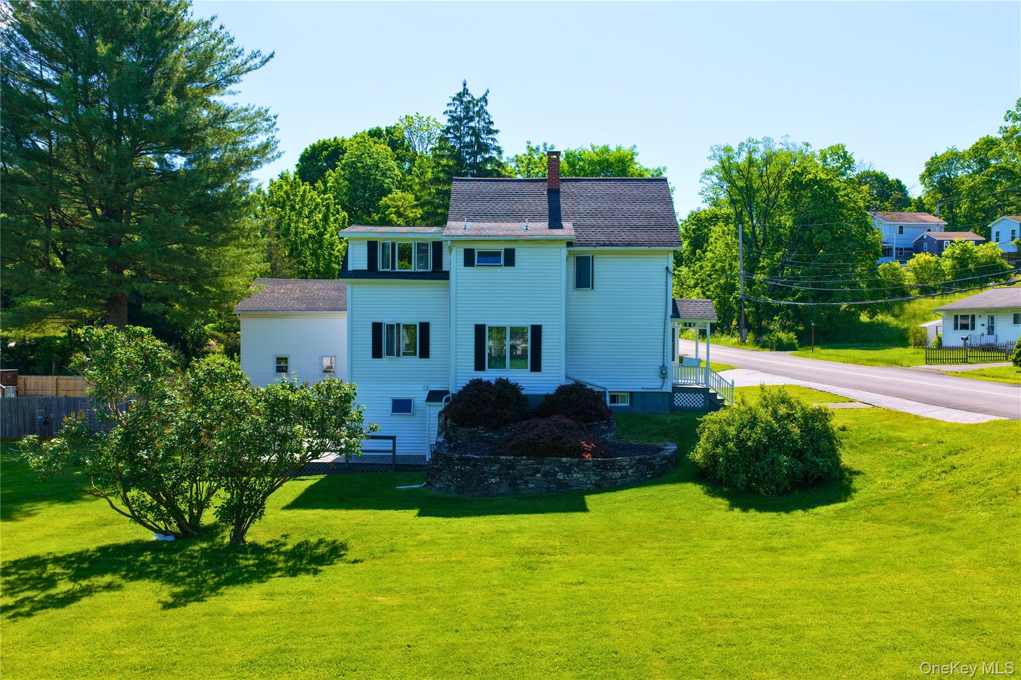 470 W Main Street – For Sale photo 40