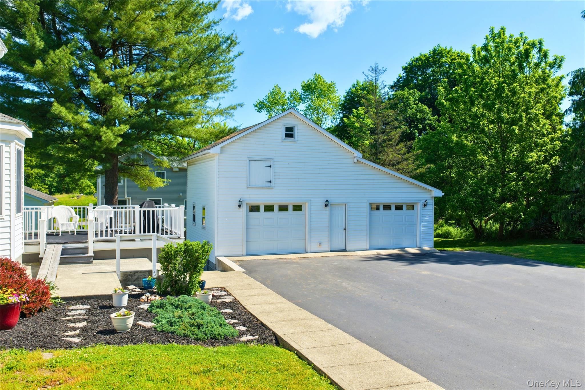 470 W Main Street – For Sale photo 35