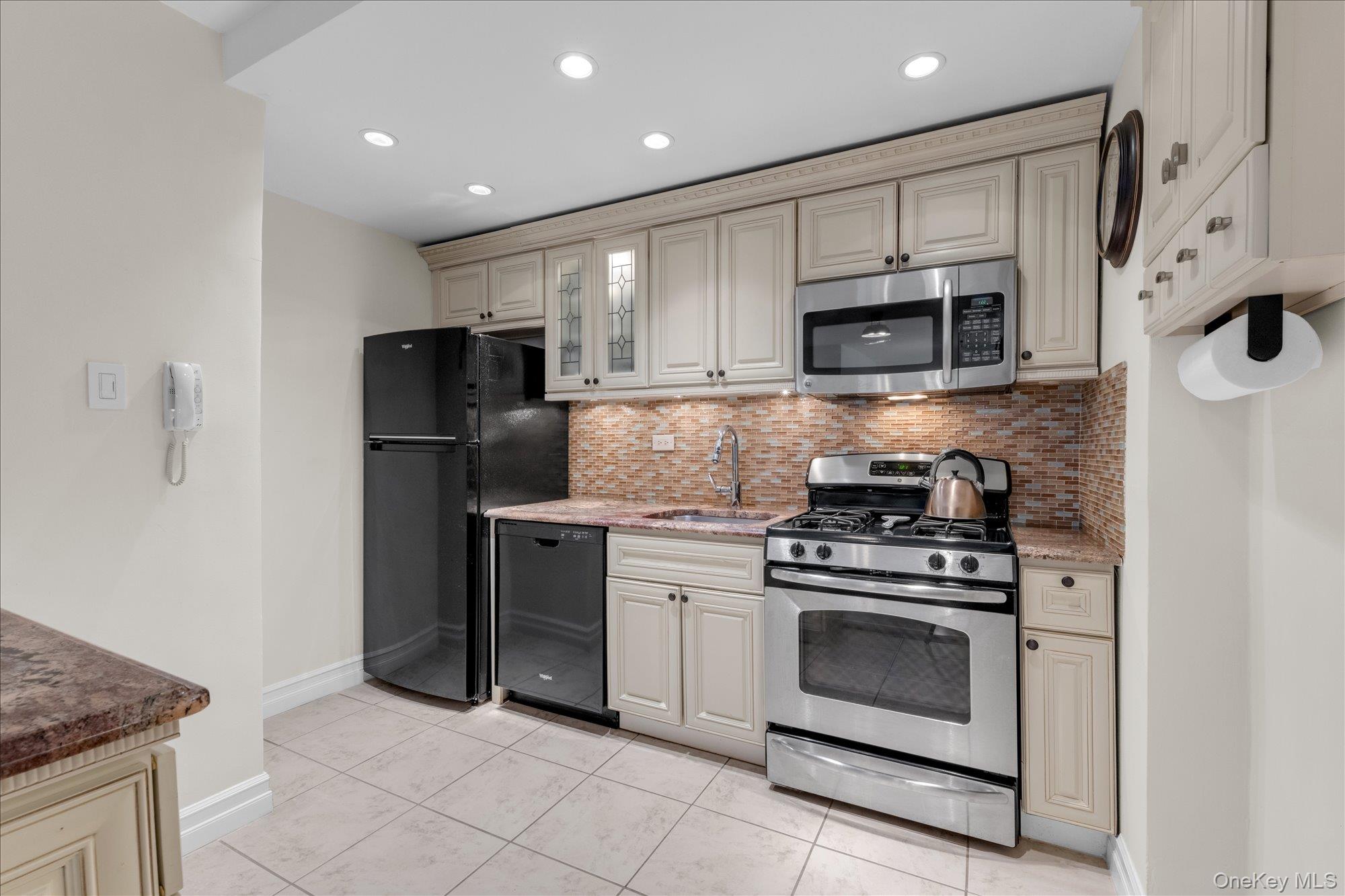 125-10 Queens Boulevard, Unit 2106 photo 7